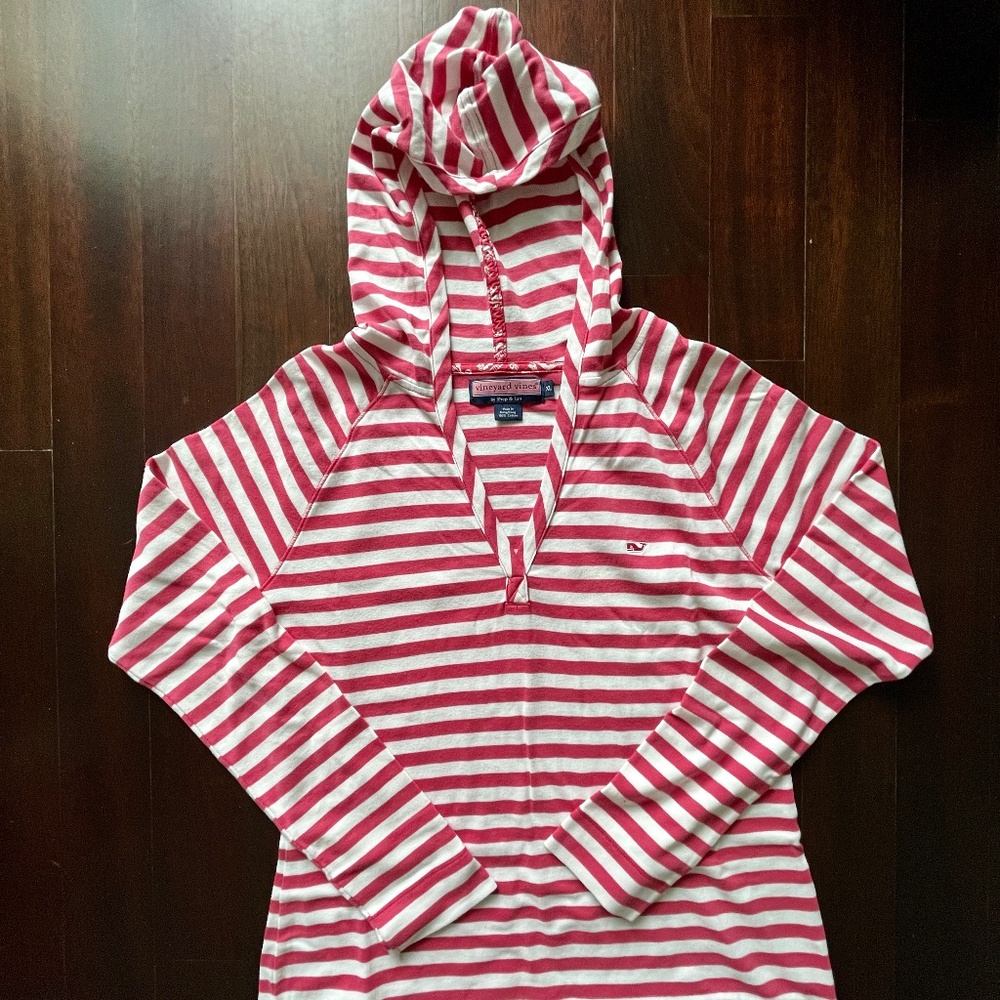 Vineyard Vines V neck with hood
